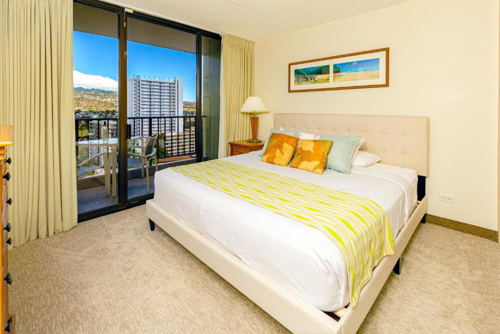 Midway Realty at Waikiki Sunset 16th Floor Main image 2